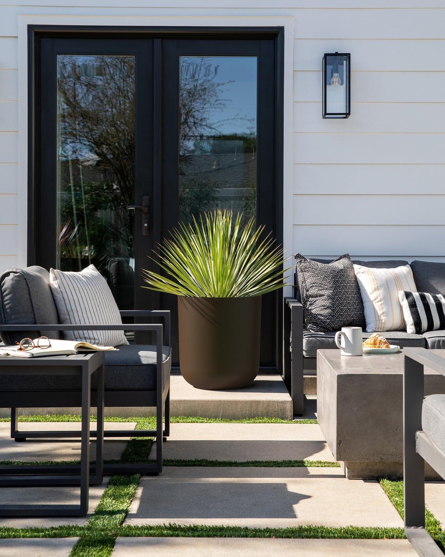 Modern Round Planter - Image 3